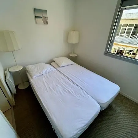 T2 A Royan, 4 Pers., Proche Et Commerces, Parking, Balcon, Confortable Et Equipe - Fr-1-494-60