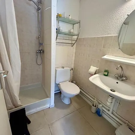 T2 A Royan, 4 Pers., Proche Et Commerces, Parking, Balcon, Confortable Et Equipe - Fr-1-494-60 *