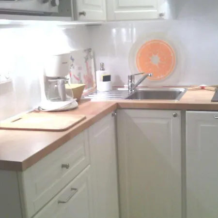 T2 A Royan, 4 Pers., Proche Et Commerces, Parking, Balcon, Confortable Et Equipe - Fr-1-494-60 Apartment