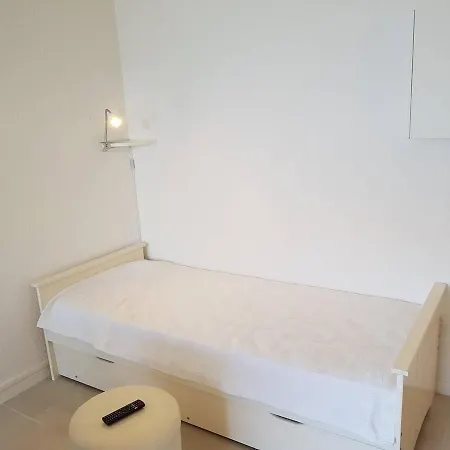 T2 A Royan, 4 Pers., Proche Et Commerces, Parking, Balcon, Confortable Et Equipe - Fr-1-494-60 *