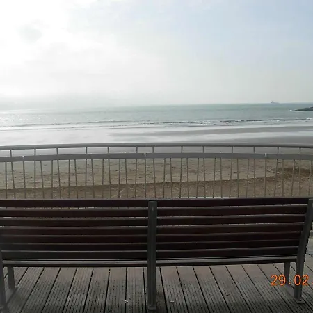 T2 A Royan, 4 Pers., Proche Et Commerces, Parking, Balcon, Confortable Et Equipe - Fr-1-494-60 Apartment Royan
