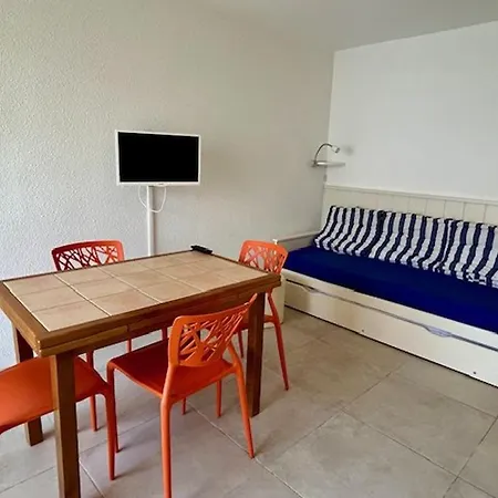Lejlighed T2 A Royan, 4 Pers., Proche Et Commerces, Parking, Balcon, Confortable Et Equipe - Fr-1-494-60